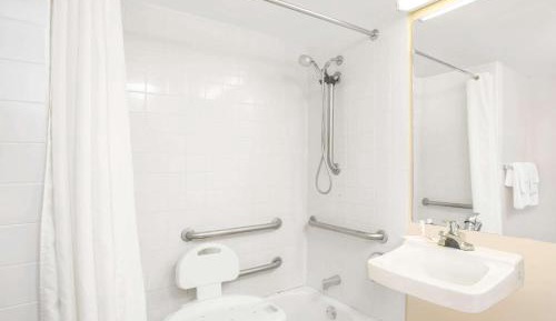 Double Room - Mobility Accessible/Non-Smoking