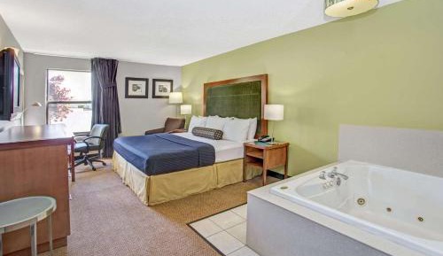 King Room with Spa Bath