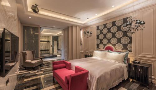  Deluxe Double Room (Check-in after 20:00)