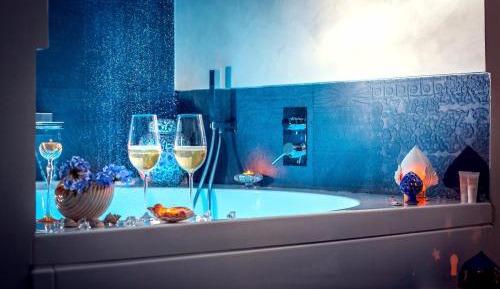 Studio with Spa Bath