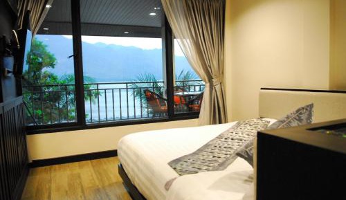 Two-Bedroom Suite with River View