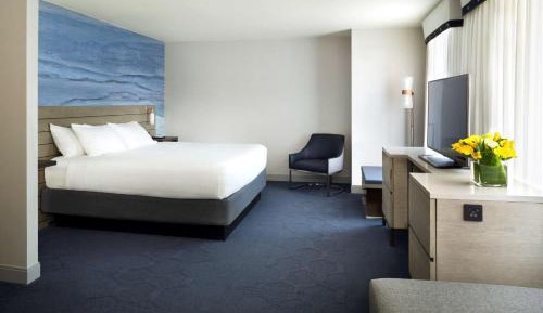 King Room with Accessible Tub - Disability Access