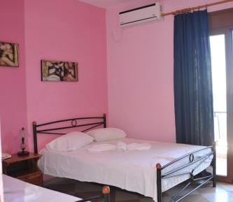 One-Bedroom Apartment with Sea View (4 Adults)