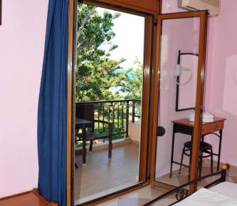 Studio with Side Sea View (2 Adults)