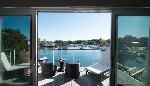 Admiral's King Suite With Deck