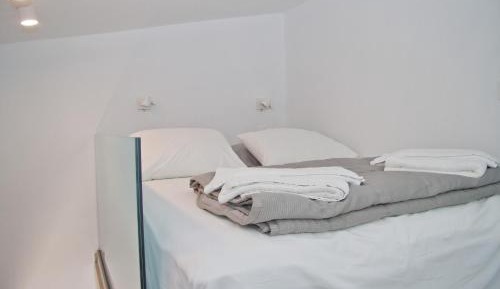 Studio - Split Level Sea View