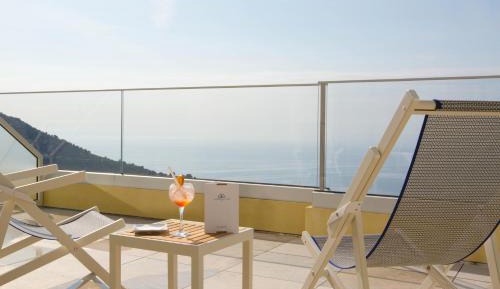 Standard Twin Room with Sea View