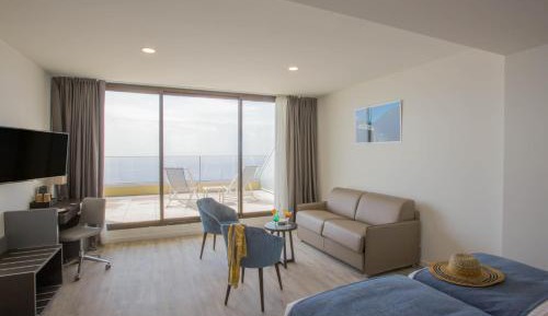 Family Room with Sea View