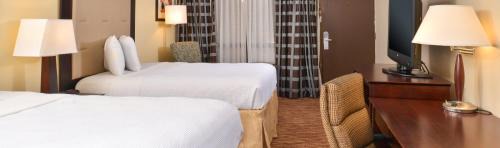 Quadruple Room with Two Queen Beds - Disability Access/Non Smoking