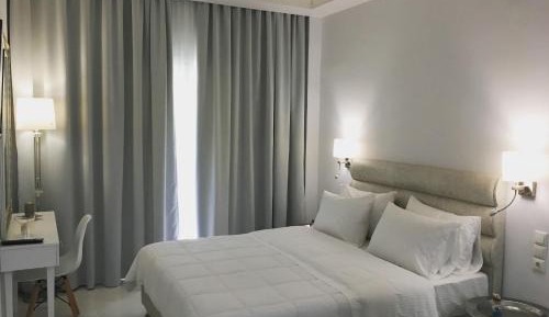 Deluxe Studio