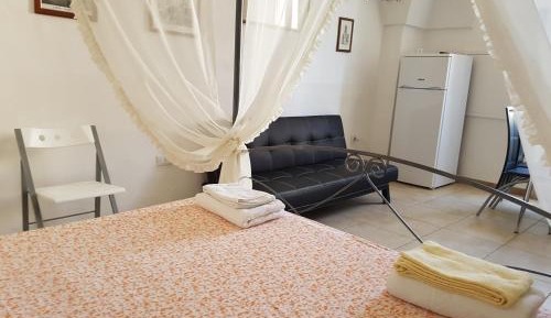 Deluxe Studio
