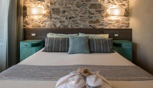 Double or Twin Room with Side Sea View