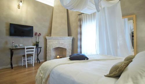 Deluxe Triple Room with shower