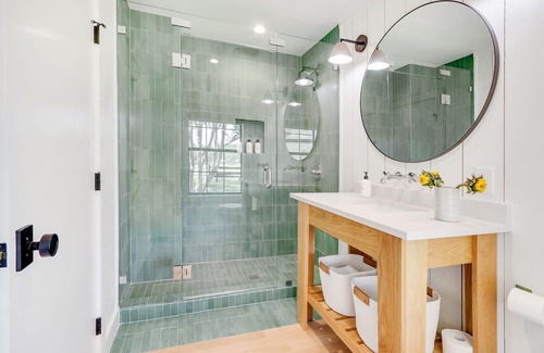 Wimberley House | The Main House at D2 Farms I Couples retreat with hot tub and pool.