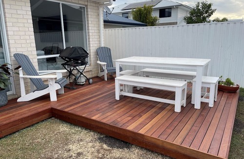 Newport Apartment | "Fabulous Bon Voyage" - Newport Q 4020