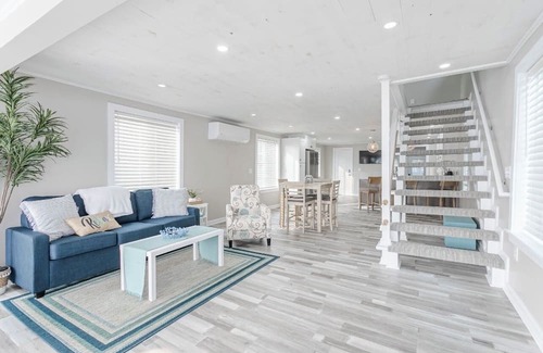 Wolcott House | Relaxing Bayfront Home