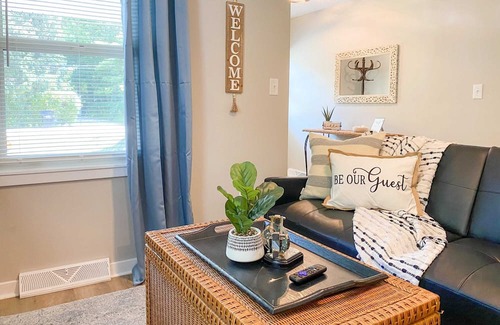 Lake Breeze Park House | Stop the Scroll....you've found it! 🍇🍇🍇🍷🍷🍷