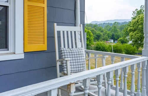 Shenandoah House | Yellow Shutter Farmhouse Oasis