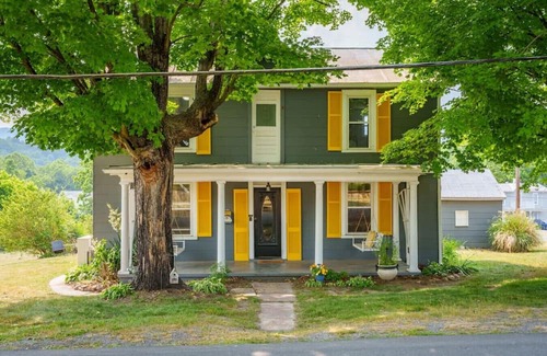 Shenandoah House | Yellow Shutter Farmhouse Oasis