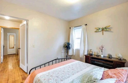 Torrington House | 2 apartments for price of 1. Entire house with lots of rooms. Pets welcome!