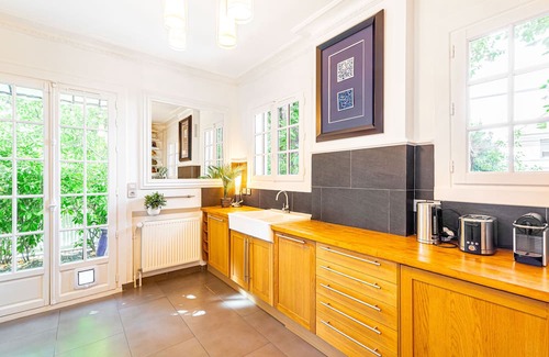 Meudon Apartment | Big apartment with large private garden in a villa for 12 guests