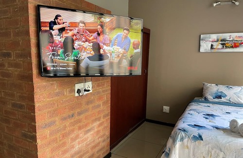 Braamfontein Apartment | City living by Nelson Mandela bridge