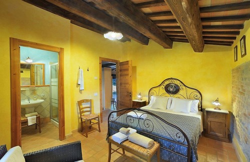 SantʼAngelo in Pontano House | Belvilla by OYO Il Rigogolo