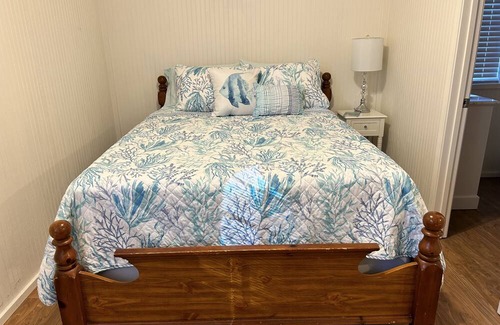 Talahi Island Cottage | Quaint cottage on coastal island-10 minutes from Historic downtown and beach
