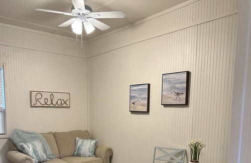 Talahi Island Cottage | Quaint cottage on coastal island-10 minutes from Historic downtown and beach