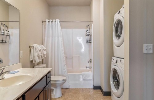 Westown Apartment | Milwaukee | Charming 1BD/1BA Downtown Apartment