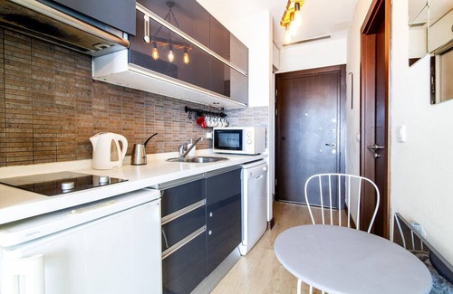 Atasehir Apartment | Central Flat with Amazing City View in Atasehir