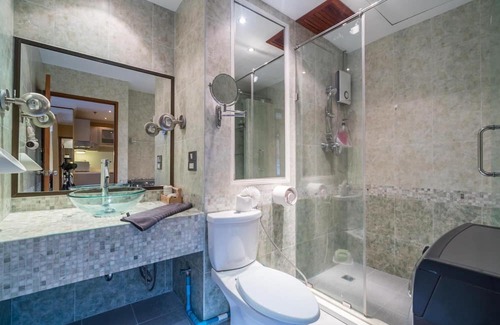 Patong Apartment | Patong Tower Condo- prime location, pool, 150m to beach!