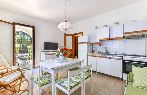 Marmi Apartment | Holiday Apartment "Villetta Marmi" with Private Garden