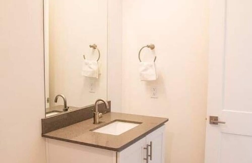 Barrio Santa Rosa Apartment | FL216 · Contemporary Studio in Sought-After Location