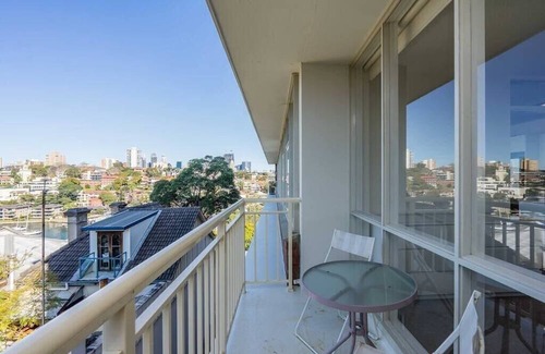 North Sydney Apartment | Harbour Views from North Sydney High Street