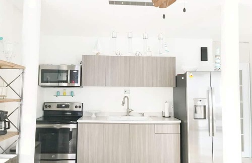 Tierras Nuevas Poniente House | Summer Vacation Puerto Rico with pool 1st FL.
