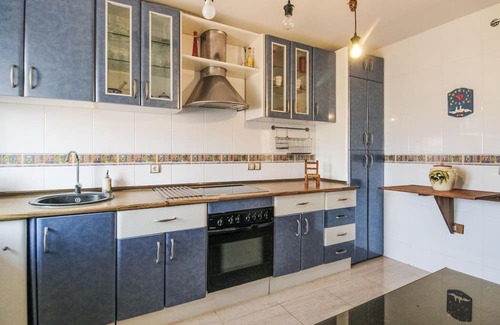 Roquetas de Mar Apartment | With a beautiful view from the roof terrace over Roquetas De Mar welcomes you this pleasant vacation