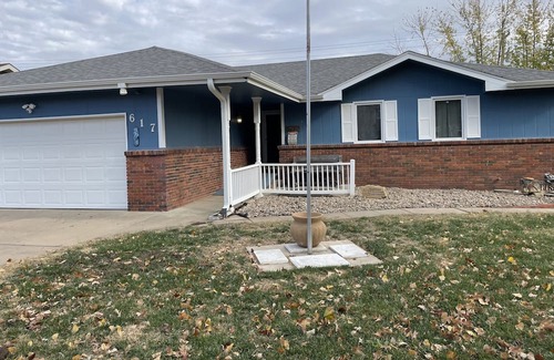 Salina House | Hot Tub, Beautiful view, location, family home, 3 BR, + 2 beds in 2nd LR, 3 bath