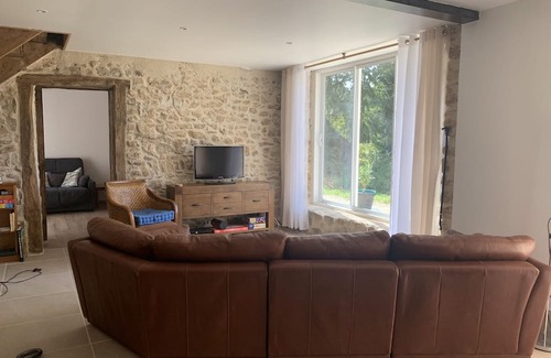 Badecon-le-Pin House | The Petite Barn, 5 minutes from Gargilesse, 15 minutes to A20.