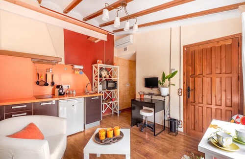 Ciutat Vella Apartment | Holiday Apartment "Mi Rinconcito En Valencia" with Private Terrace and Wi-Fi