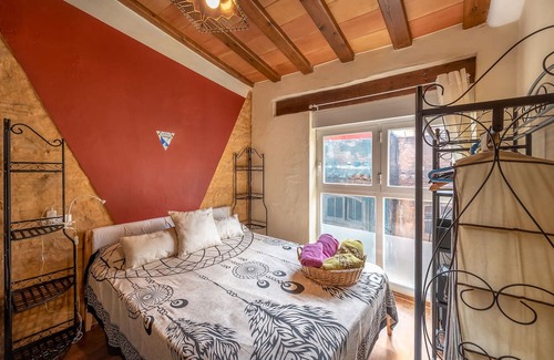 Ciutat Vella Apartment | Holiday Apartment "Mi Rinconcito En Valencia" with Private Terrace and Wi-Fi