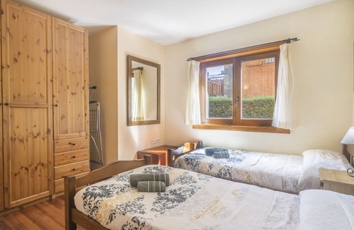 Esterri D'Aneu Apartment | Apartment 'Suites Spain Playa - Vaqueira' with Wi-Fi and Air Conditioning