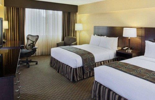 Buford Highway House | Southern Hospitality! Near Zoo Atlanta & Georgia Aquarium! FREE Parking!