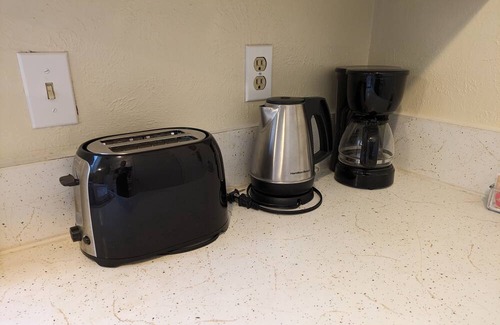 Copperas Cove Apartment | 1 BR APT w/Kitchen, Sleeps Four! Ideal for PCSing In or Out. No extra fees