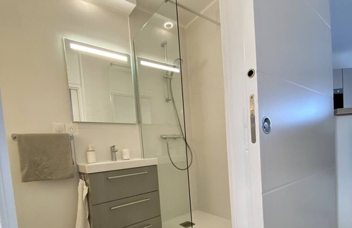 Canet-en-Roussillon Apartment | 🌇 Magnificent T2 refurbished 100 m from the beach ☀️🌊