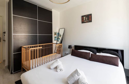 Lyon City Centre Apartment | DIFY Vieux Lyon - Quai de Saône