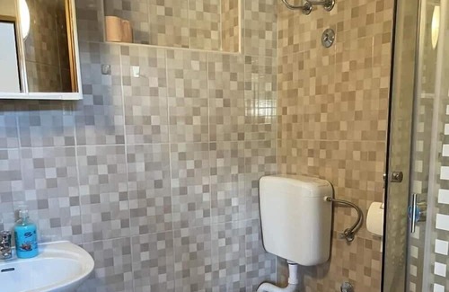 Milcetici Apartment | Apartment Pape Studio no. 1 *** with terrace