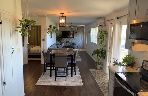 Asheville House | Private 2 BR Home w/ Yard & Hot tub. 10 min to Downtown!