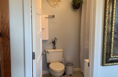 Asheville House | Private 2 BR Home w/ Yard & Hot tub. 10 min to Downtown!