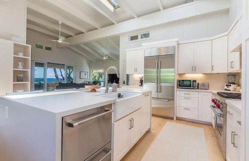 Wainiha House | Modern Beachfront Estate near Tunnels, Sleeps 12